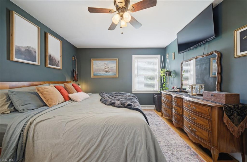 Photo 14 of 31 residential for sale in Portsmouth virginia