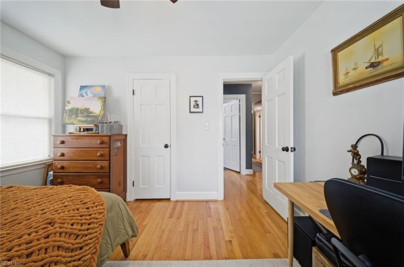 Photo 16 of 31 residential for sale in Portsmouth virginia