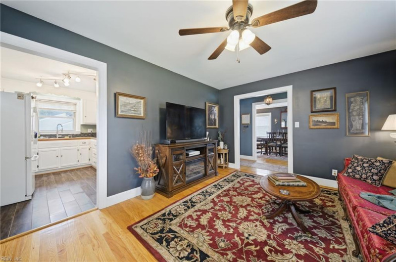 Photo 4 of 31 residential for sale in Portsmouth virginia