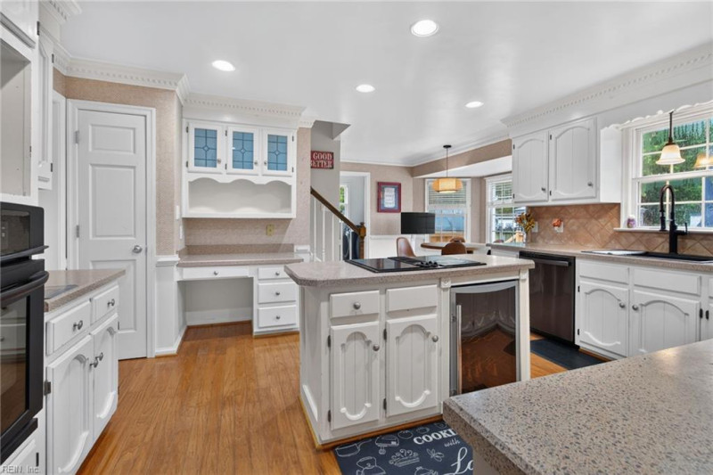 Photo 11 of 49 residential for sale in Chesapeake virginia
