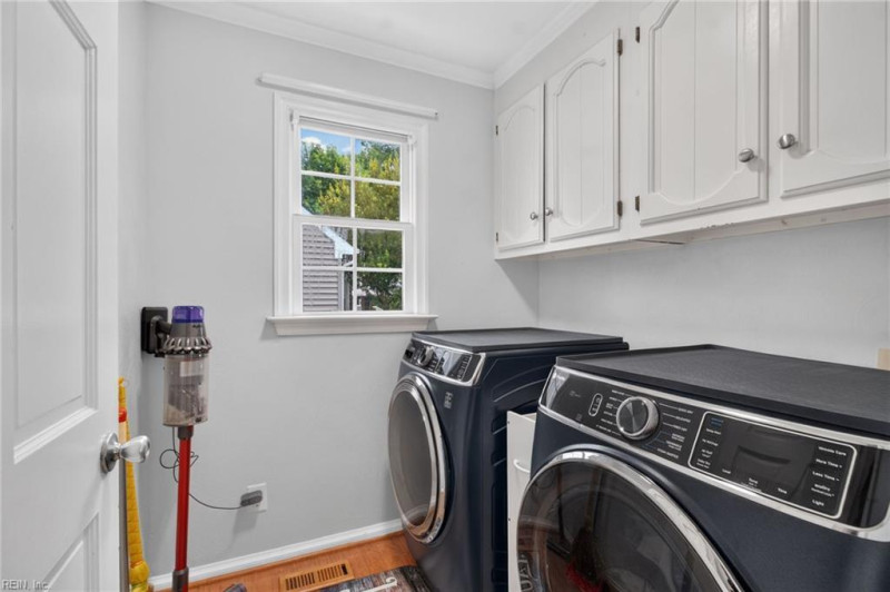 Photo 20 of 49 residential for sale in Chesapeake virginia