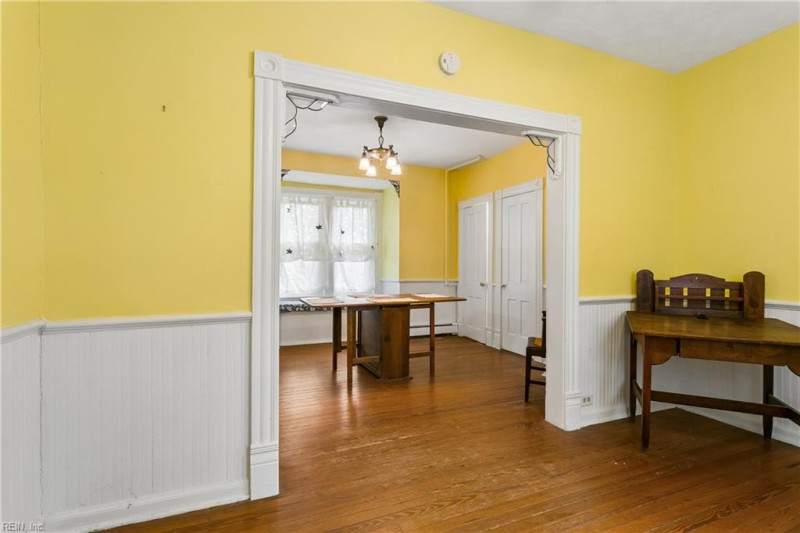Photo 14 of 41 residential for sale in Hampton virginia