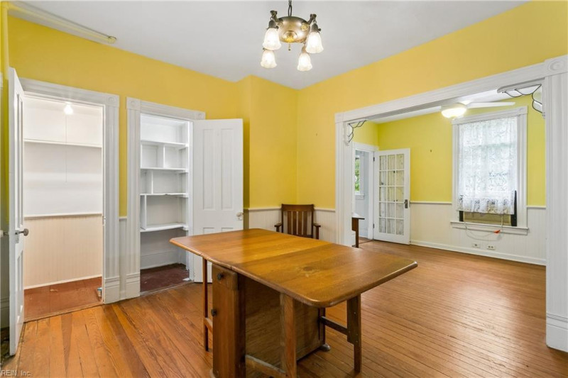 Photo 15 of 41 residential for sale in Hampton virginia