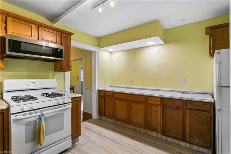 Photo 21 of 41 residential for sale in Hampton virginia