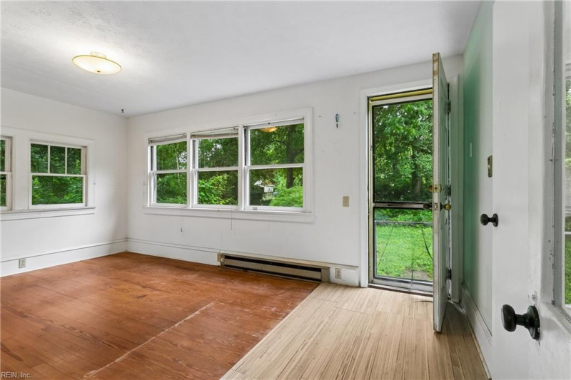 Photo 25 of 41 residential for sale in Hampton virginia