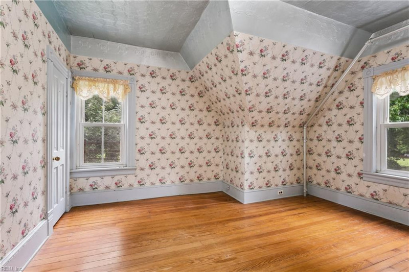 Photo 34 of 41 residential for sale in Hampton virginia