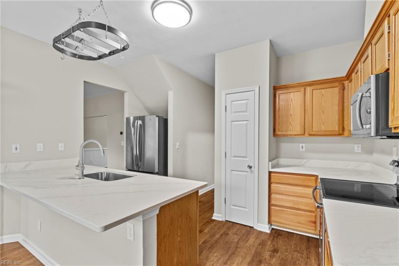 Photo 14 of 43 residential for sale in Chesapeake virginia