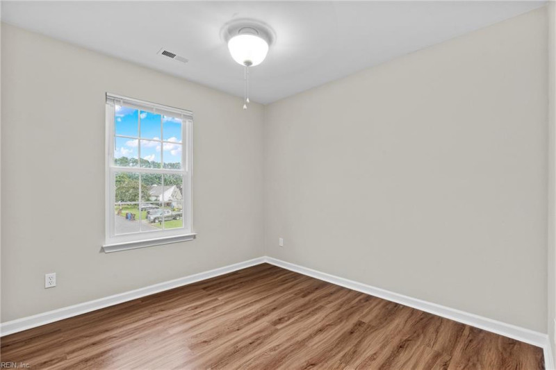 Photo 31 of 43 residential for sale in Chesapeake virginia