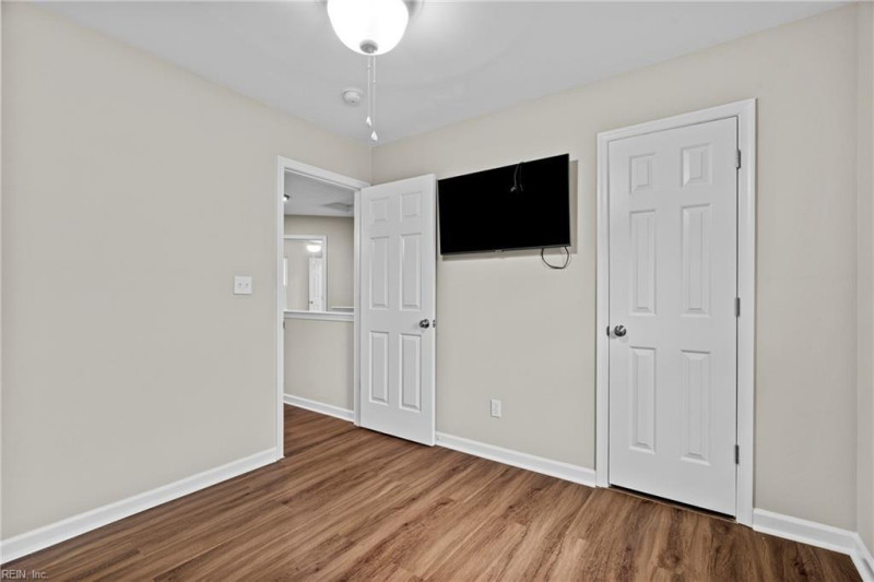 Photo 32 of 43 residential for sale in Chesapeake virginia