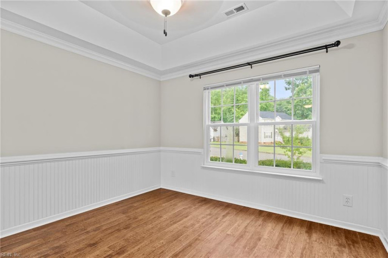 Photo 4 of 43 residential for sale in Chesapeake virginia