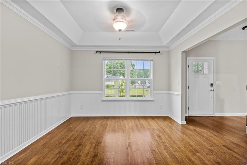 Photo 5 of 43 residential for sale in Chesapeake virginia