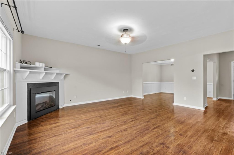 Photo 7 of 43 residential for sale in Chesapeake virginia