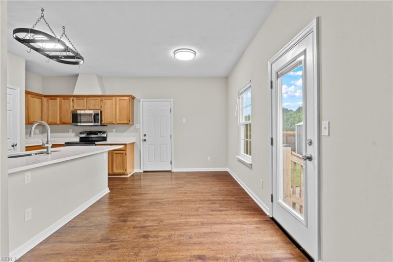 Photo 9 of 43 residential for sale in Chesapeake virginia