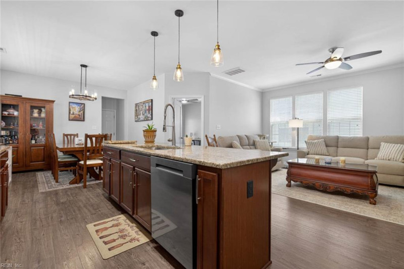 Photo 12 of 46 residential for sale in Chesapeake virginia