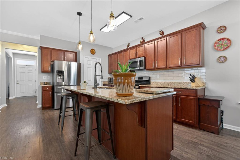Photo 15 of 46 residential for sale in Chesapeake virginia