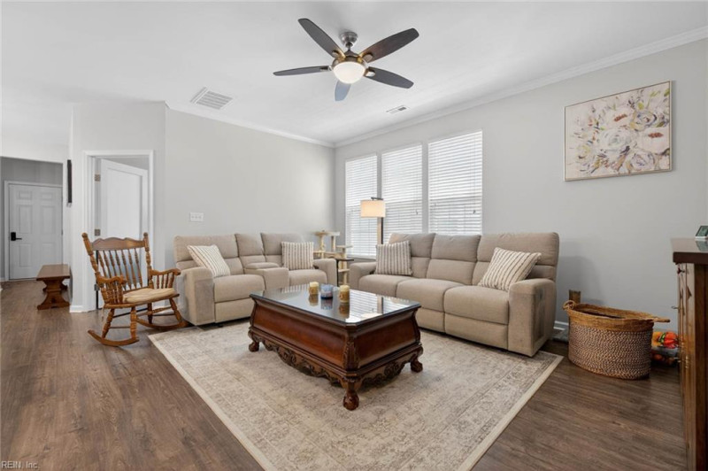 Photo 16 of 46 residential for sale in Chesapeake virginia