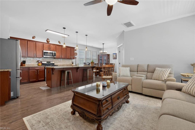 Photo 17 of 46 residential for sale in Chesapeake virginia