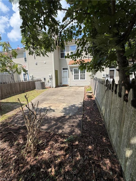 Photo 3 of 5 residential for sale in Chesapeake virginia Photo 3 of 5 residential for sale in Chesapeake virginia