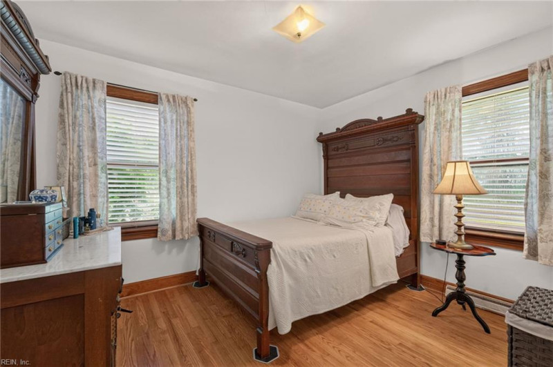 Photo 14 of 25 residential for sale in Portsmouth virginia