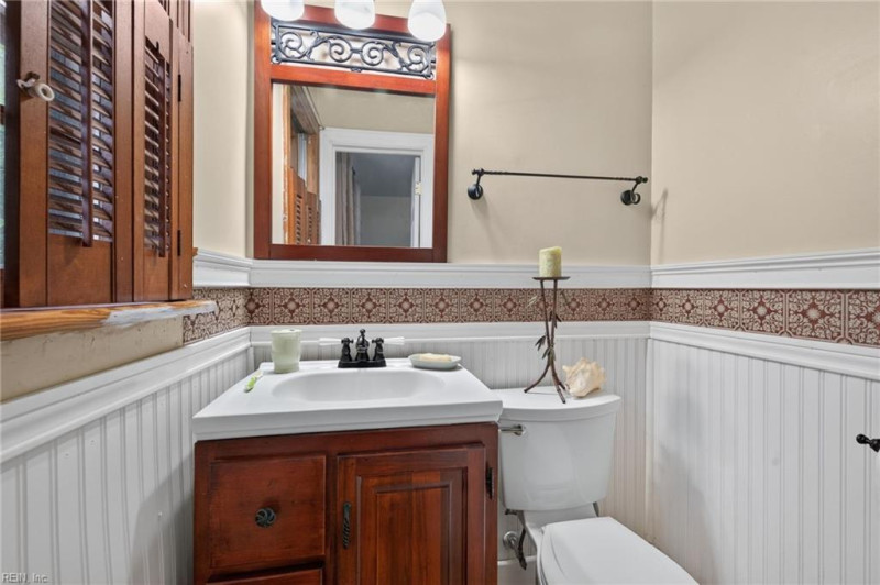 Photo 18 of 25 residential for sale in Portsmouth virginia