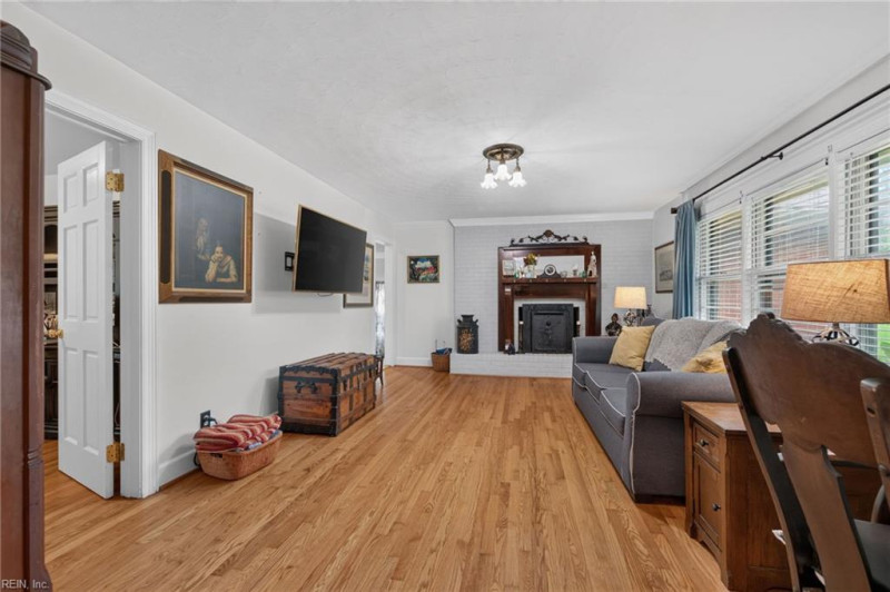 Photo 5 of 25 residential for sale in Portsmouth virginia