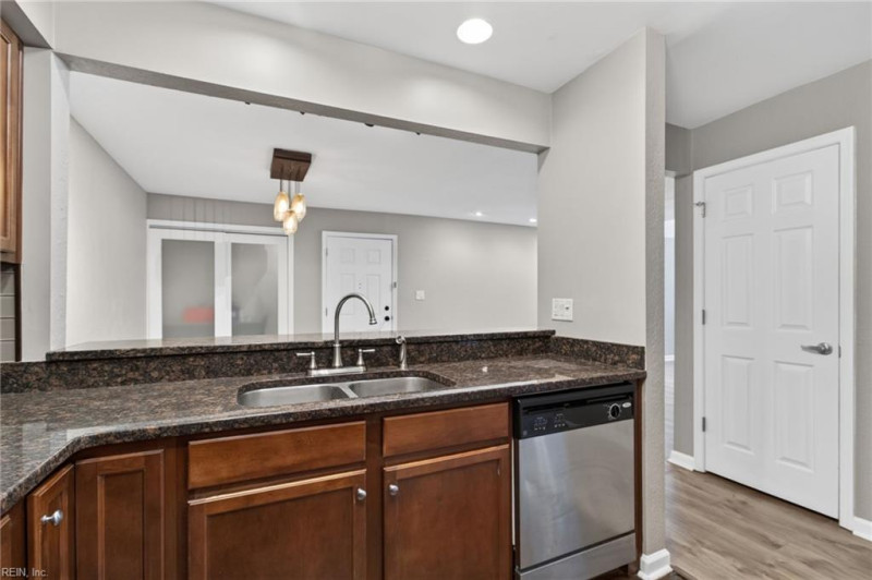 Photo 10 of 18 residential for sale in Virginia Beach virginia