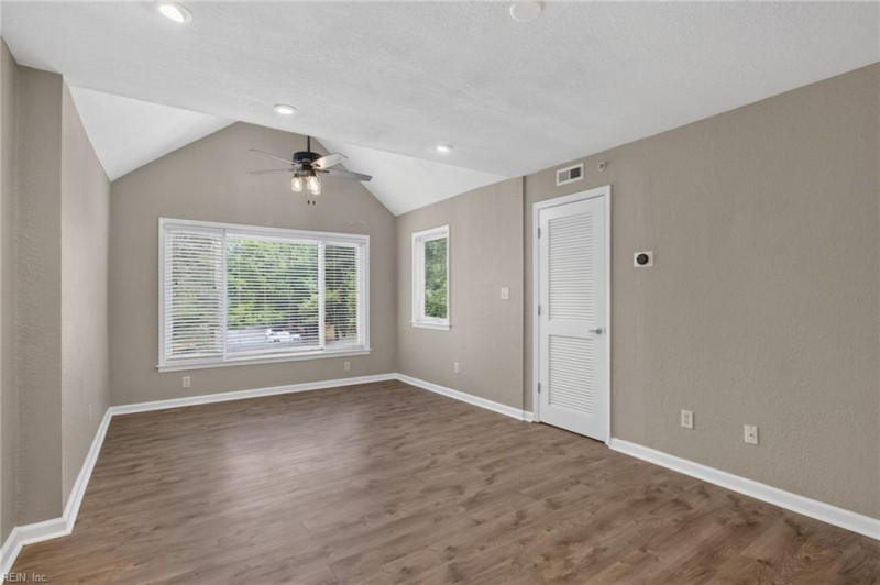 Photo 5 of 18 residential for sale in Virginia Beach virginia