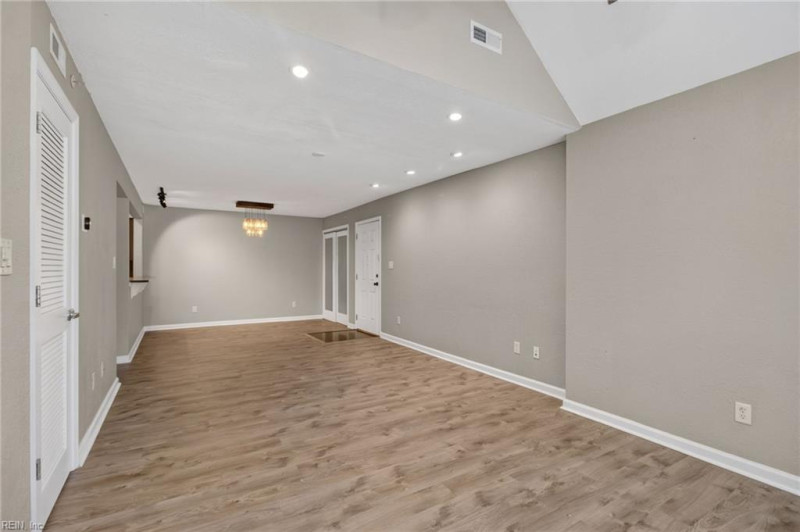 Photo 6 of 18 residential for sale in Virginia Beach virginia