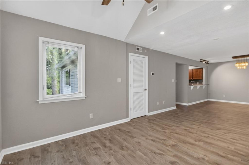 Photo 7 of 18 residential for sale in Virginia Beach virginia