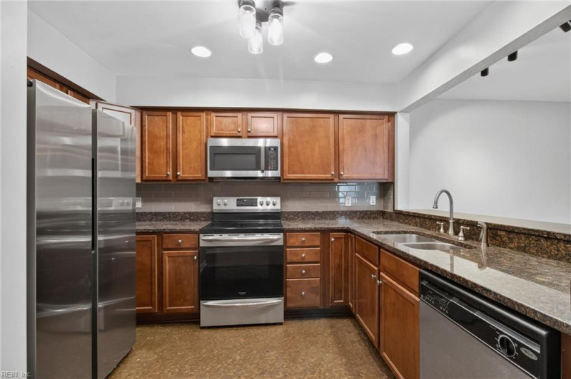 Photo 8 of 18 residential for sale in Virginia Beach virginia