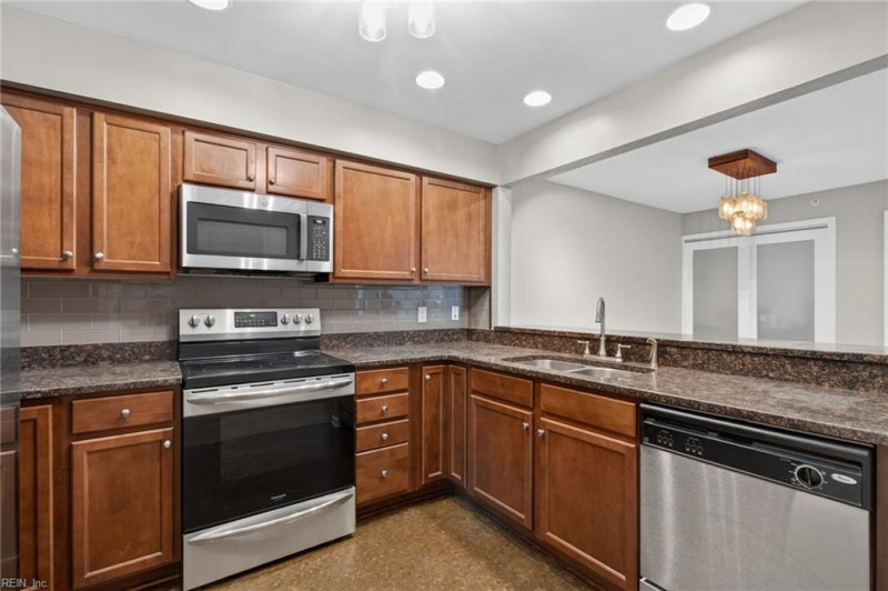 Photo 9 of 18 residential for sale in Virginia Beach virginia