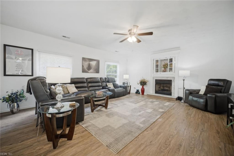 Photo 11 of 50 residential for sale in Chesapeake virginia Photo 11 of 50 residential for sale in Chesapeake virginia