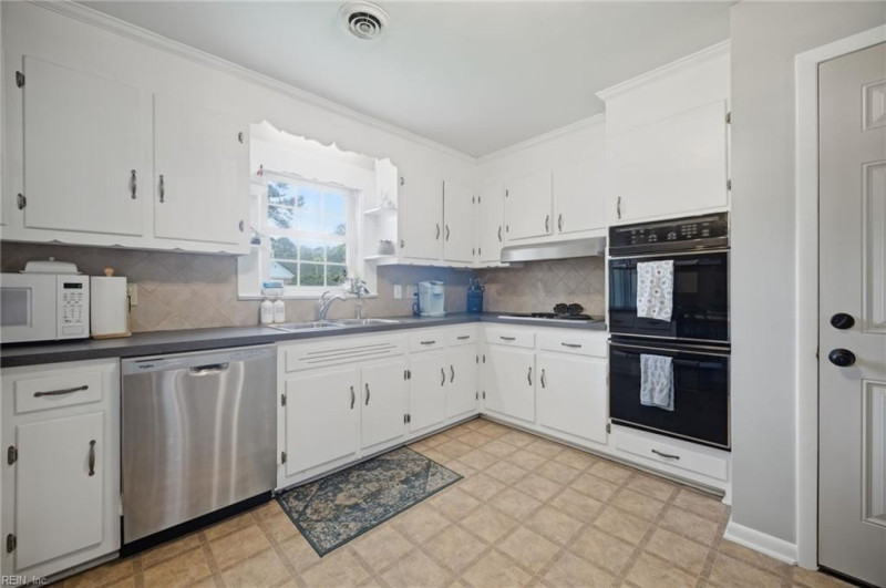 Photo 16 of 48 residential for sale in Chesapeake virginia Photo 16 of 48 residential for sale in Chesapeake virginia