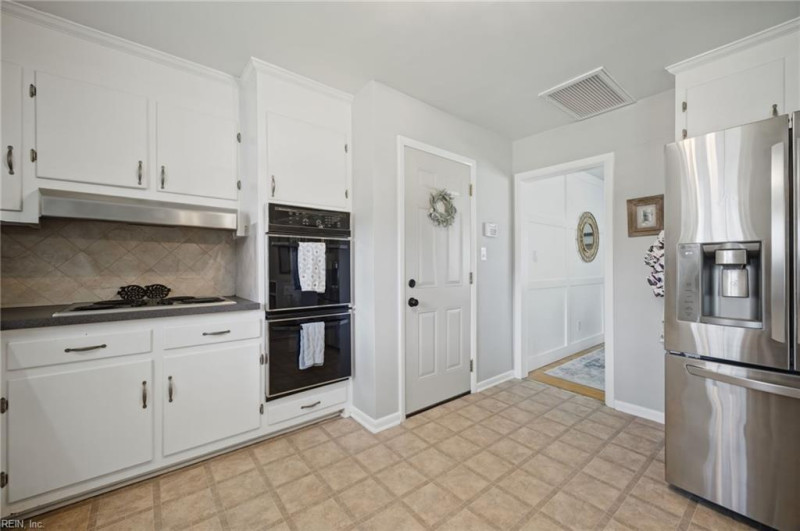 Photo 17 of 48 residential for sale in Chesapeake virginia Photo 17 of 48 residential for sale in Chesapeake virginia