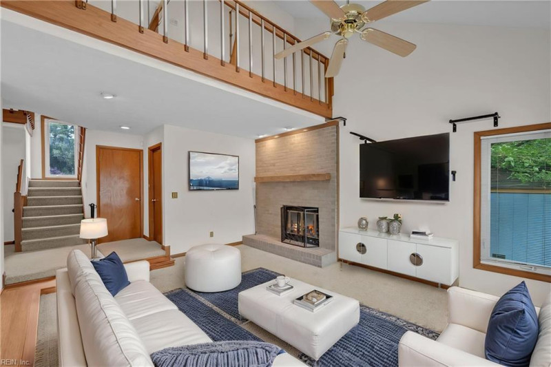 Photo 12 of 33 residential for sale in Hampton virginia