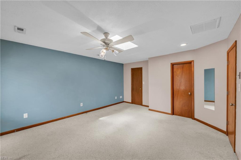 Photo 15 of 33 residential for sale in Hampton virginia