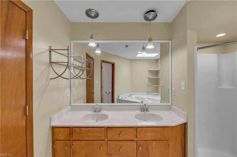 Photo 18 of 33 residential for sale in Hampton virginia