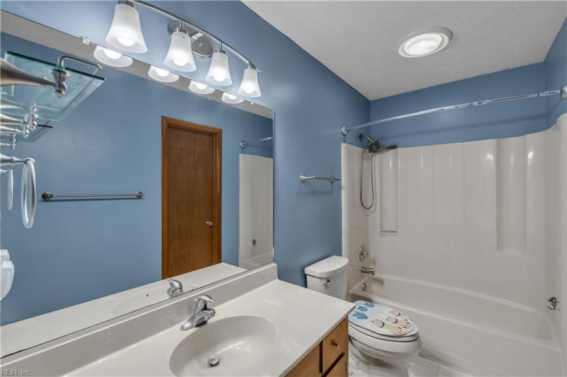 Photo 25 of 33 residential for sale in Hampton virginia