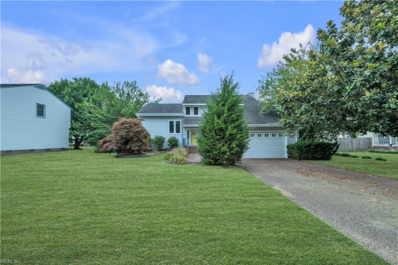 Photo 3 of 33 residential for sale in Hampton virginia
