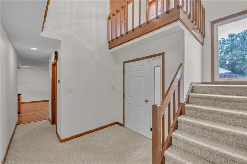 Photo 4 of 33 residential for sale in Hampton virginia