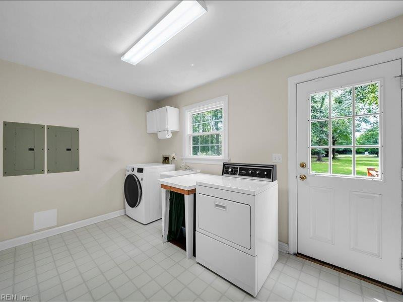 Photo 15 of 39 residential for sale in Chesapeake virginia