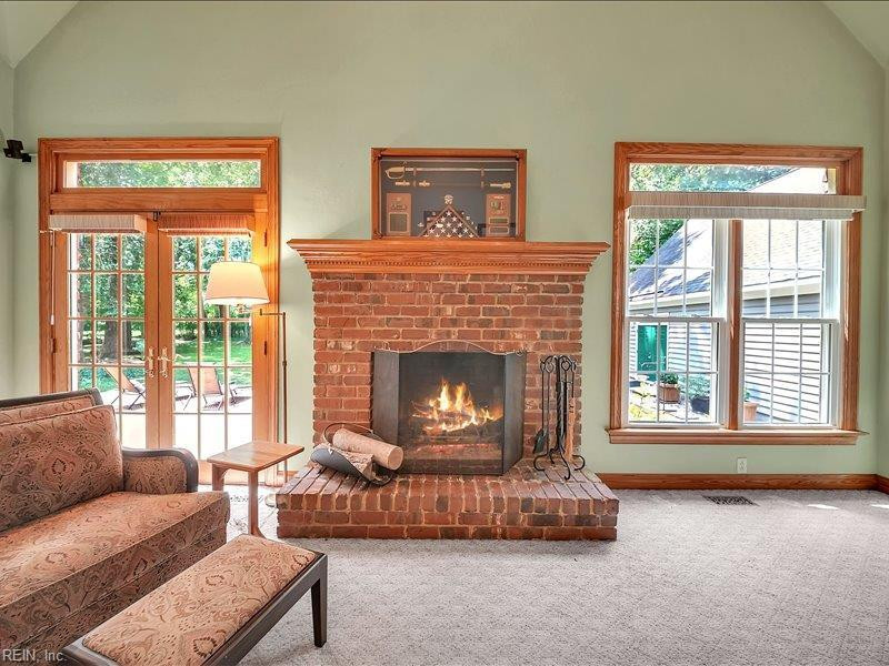 Photo 4 of 39 residential for sale in Chesapeake virginia