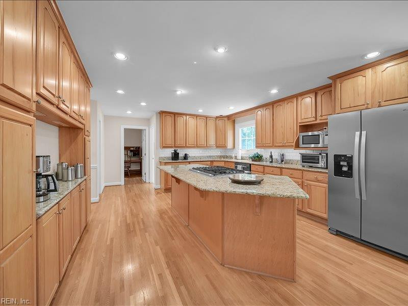 Photo 6 of 39 residential for sale in Chesapeake virginia