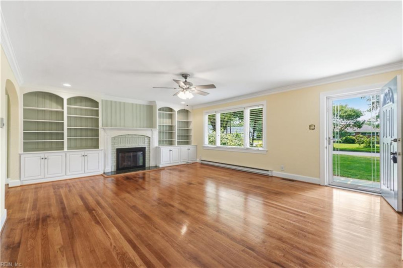 Photo 10 of 43 residential for sale in Norfolk virginia