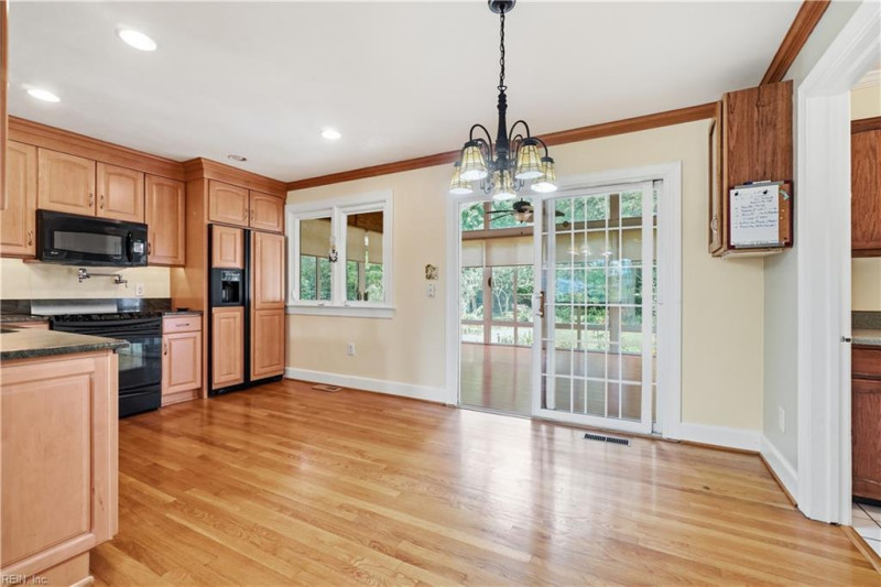 Photo 11 of 43 residential for sale in Norfolk virginia