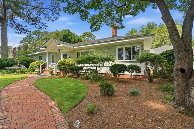 Photo 3 of 43 residential for sale in Norfolk virginia