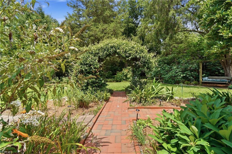 Photo 35 of 43 residential for sale in Norfolk virginia