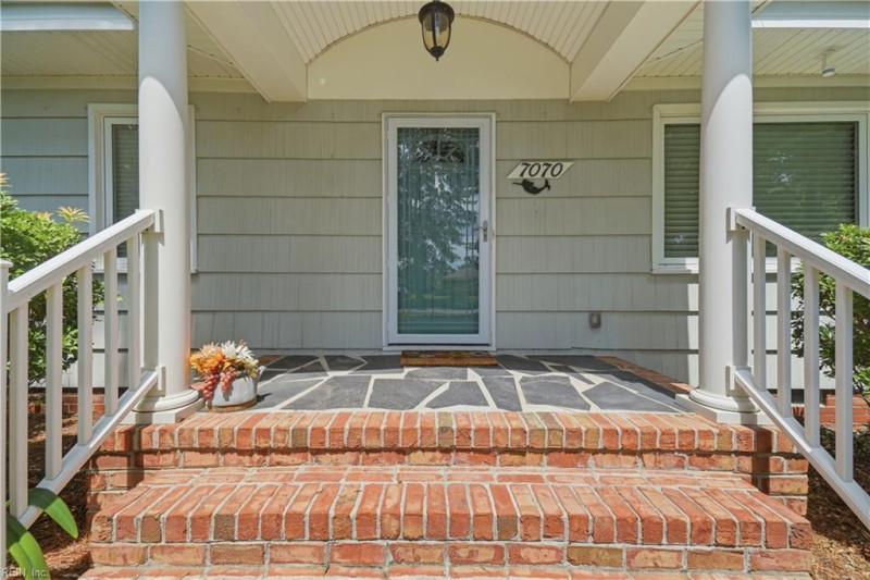 Photo 5 of 43 residential for sale in Norfolk virginia