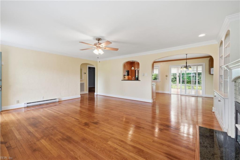 Photo 8 of 43 residential for sale in Norfolk virginia