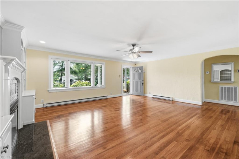 Photo 9 of 43 residential for sale in Norfolk virginia